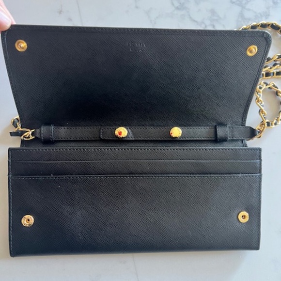 PRADA Saffiano Metal Oro Chain Wallet Black - Picture 5 of 6